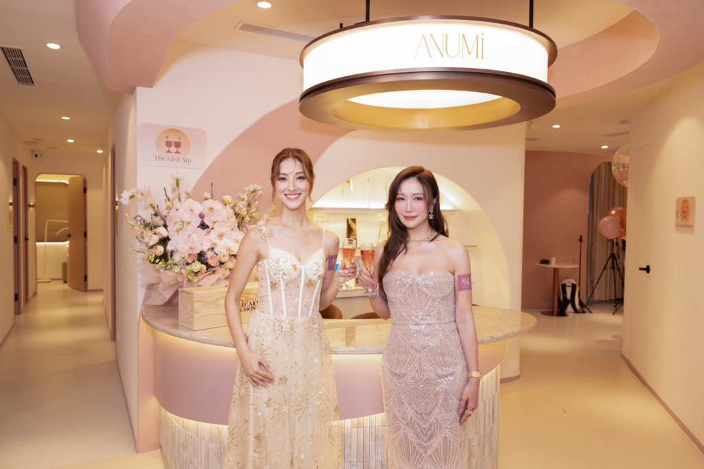 ANUMI創辦人Seneria與星級嘉賓陳凱琳合影。