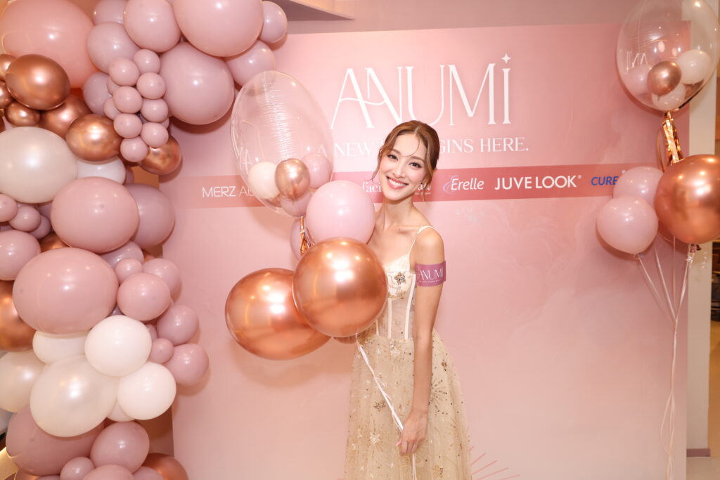 星級嘉賓陳凱琳出席ANUMI開幕盛典。